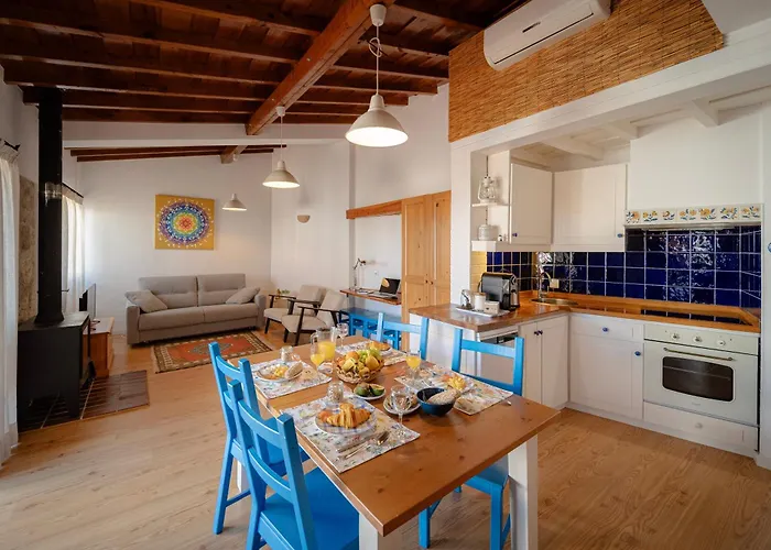 Casas Da Tia Alice - Encantadoras Em מאפרה